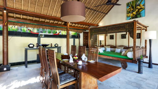 Casa Martina Dining area