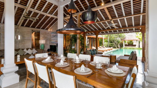 Little Mannao Salle à manger