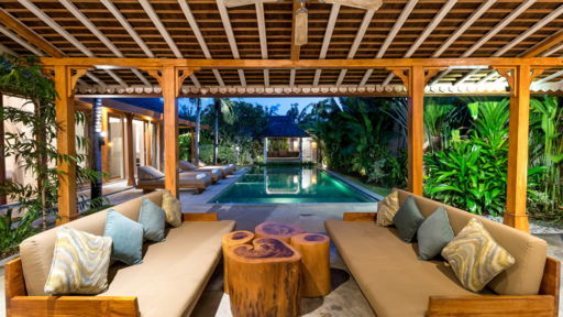 Little Mannao Salon 1