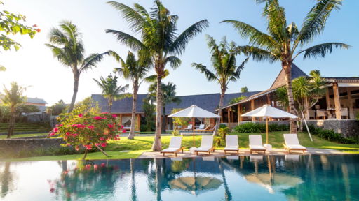 Mannao Estate Swimming pool 2