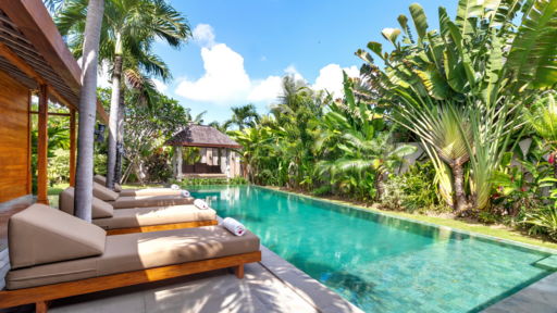 Mannao Estate Swimming pool 3