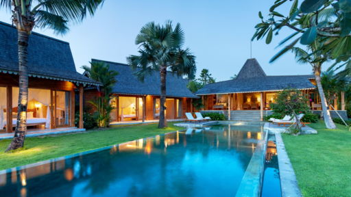 Mannao Estate Swimming pool 1