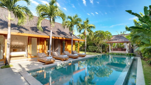 Mannao Estate Swimming pool 3