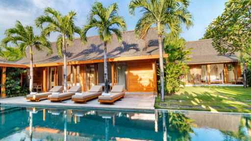 Mannao Estate Swimming pool 3