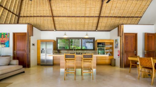 Villa Kayu Merah Indoor bar