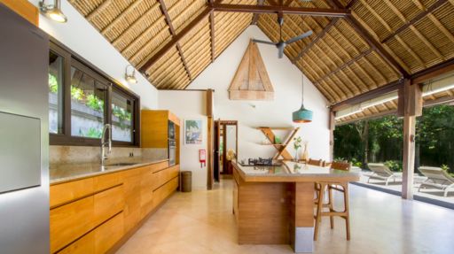 Villa Kayu Merah Cuisine