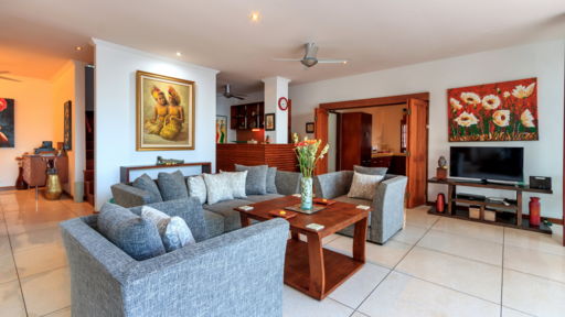 Villa Pantai Candidasa Salon