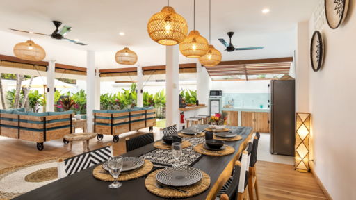 Villa Umara Dining area